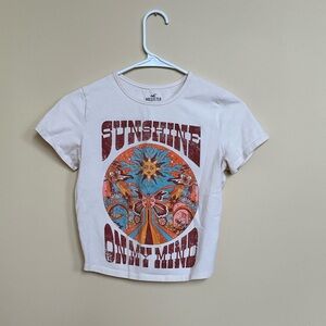 Hollister Cream Graphic T-Shirt